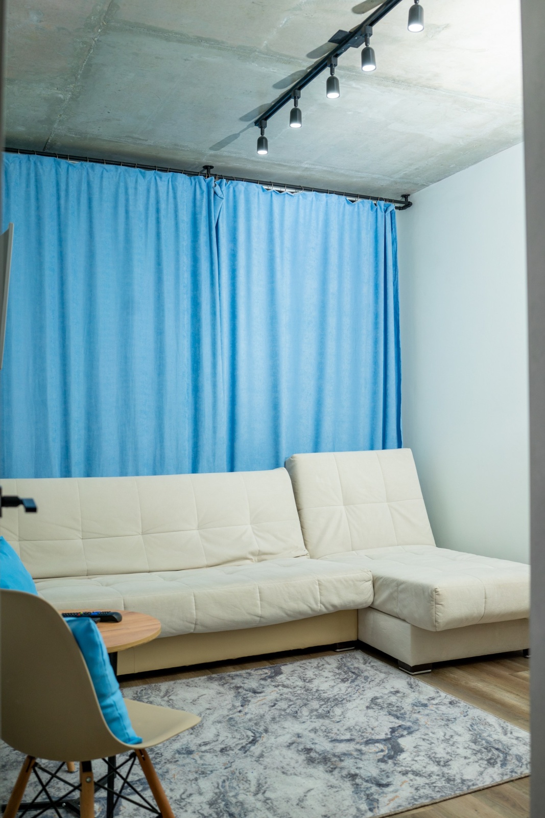 евро двушка (гостиная + спальня) в стиле лофт 